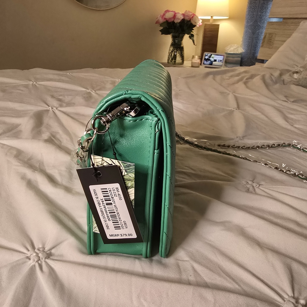 Badgley Mischka Emerald Quilted Crossbody Bag - Picture 4 of 6